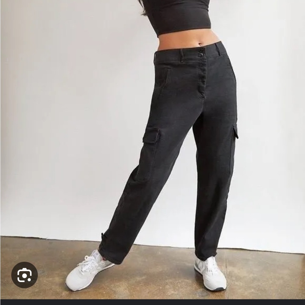 Wilfred Free Aritzia Modern Cargo Pants Size 6 Black